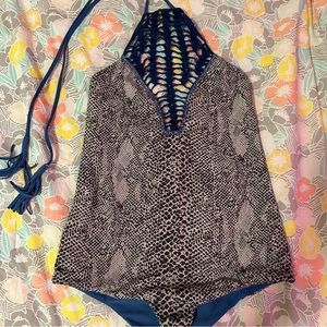 Acacia One Piece Blue Teahupoo size: Large (used)